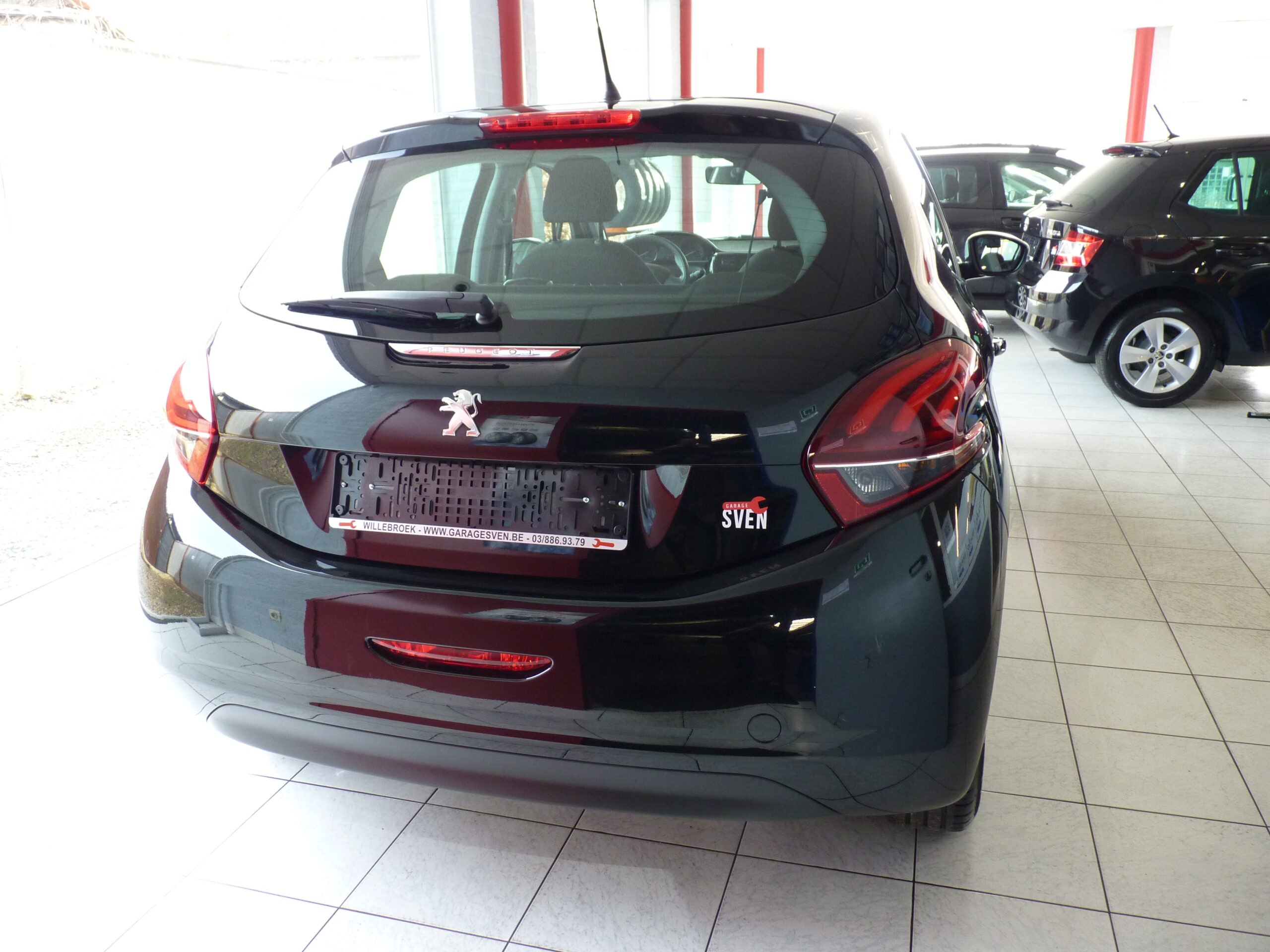 Peugeot 208 1.2 Like 3